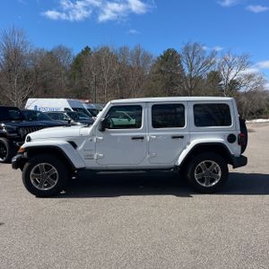 Jeep Wrangler Sahara - 2