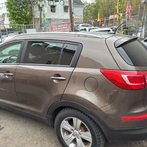 KIA SPORTAGE LX - 6