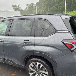 صورة 6 لـ 2025 Subaru FORESTER TOURING HYBRID