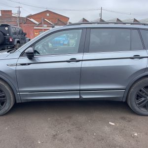 VOLKSWAGEN TIGUAN SE R-LINE BLACK 4MOTION - 4