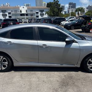 صورة مصغرة 11 لـ 2018 Honda CIVIC LX