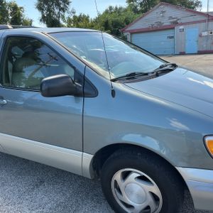 2000 Toyota SIENNA XLE photo 13