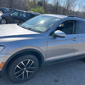 VOLKSWAGEN TIGUAN SE 4MOTION - 2