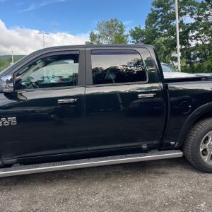 2015 RAM 1500 LARAMIE photo 4