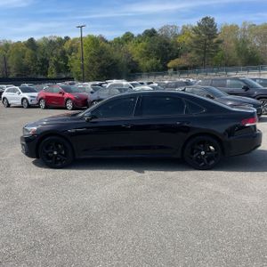 VOLKSWAGEN PASSAT R-LINE - 3