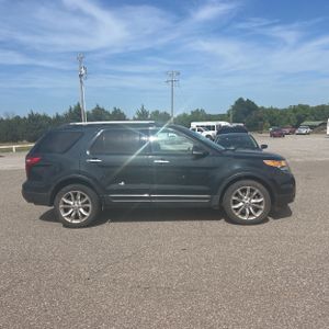 FORD EXPLORER XLT - 10