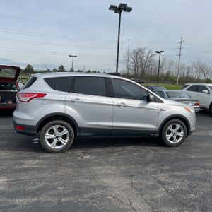 FORD ESCAPE SE - 10