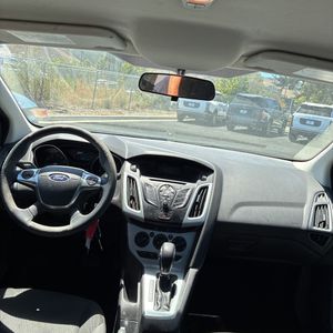 صورة مصغرة 36 لـ 2012 FORD FOCUS SE