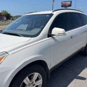 CHEVROLET TRAVERSE - 2