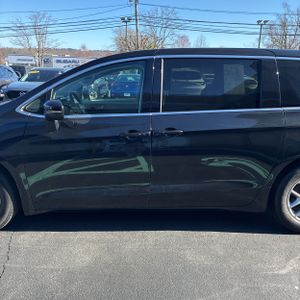 CHRYSLER PACIFICA TOURING L - 4