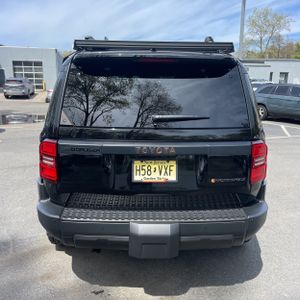 TOYOTA LAND CRUISER - 7