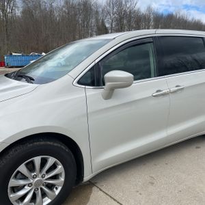 CHRYSLER PACIFICA TOURING - 2