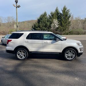 FORD EXPLORER XLT - 10