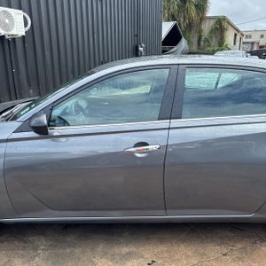 NISSAN ALTIMA SV FWD - 4