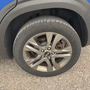 2021 KIA SELTOS LX — миниатюра 18