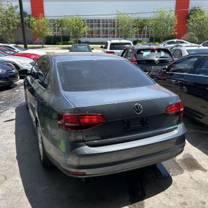 VOLKSWAGEN JETTA 1.4T S - 5