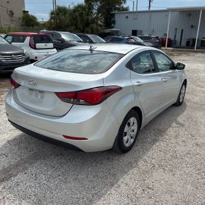 صورة 8 لـ 2016 Hyundai ELANTRA SE