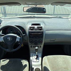 2012 Toyota COROLLA LE — миниатюра 36