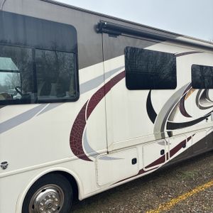 FORD F-53 MOTORHOME CHASSIS - 2
