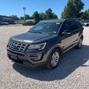 FORD EXPLORER XLT - 1