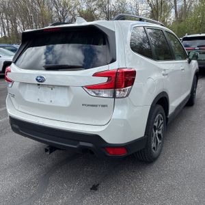 SUBARU FORESTER PREMIUM - 8