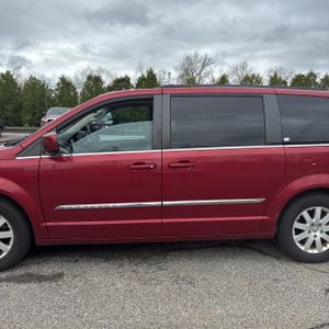 CHRYSLER TOWN AND COUNTRY TOURING - 4