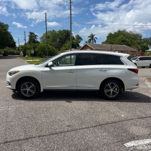 INFINITI QX60 Luxe - 3
