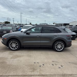 PORSCHE CAYENNE BASE - 3