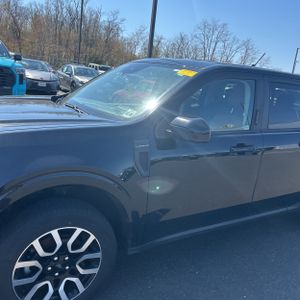 FORD MAVERICK LARIAT - 2