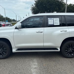صورة 4 لـ 2023 Lexus GX 460 BASE
