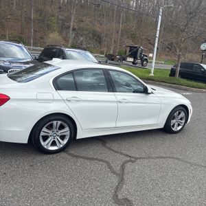 BMW 330I XDRIVE - 10