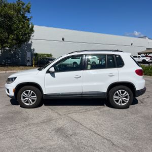 VOLKSWAGEN TIGUAN 2.0T S - 3