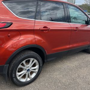 FORD ESCAPE SE - 9