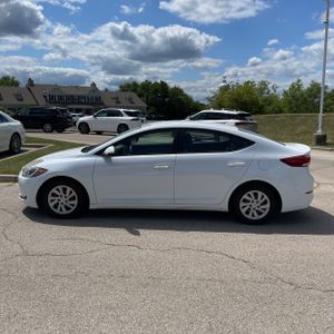 صورة 3 لـ 2017 Hyundai ELANTRA SE