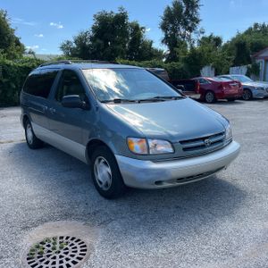 2000 Toyota SIENNA XLE photo 12