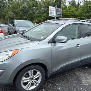 2013 Hyundai TUCSON GLS photo 2