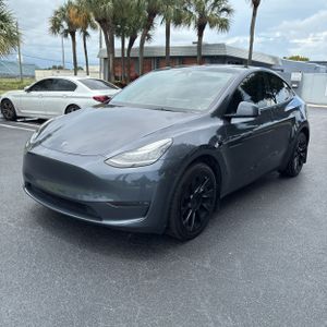 TESLA MODEL Y LONG RANGE - 1