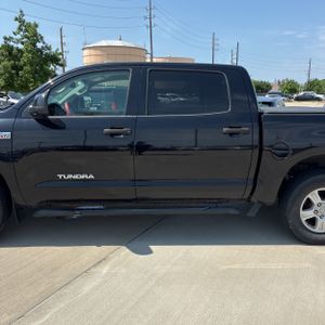 TOYOTA TUNDRA - 4