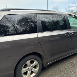 TOYOTA SIENNA - 9