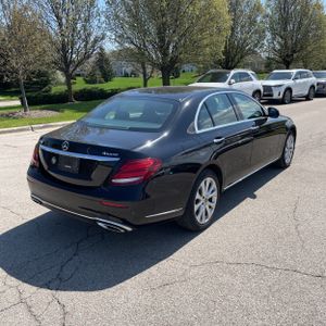 MERCEDES-BENZ E-CLASS - 8