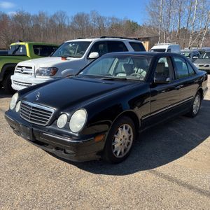 MERCEDES-BENZ E-CLASS - 1