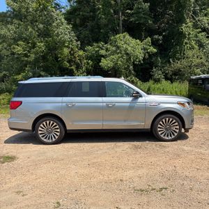 صورة 10 لـ 2020 Lincoln NAVIGATOR L RESERVE