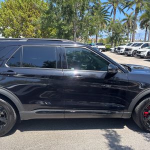 FORD EXPLORER ST - 10