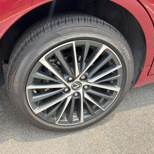 صورة مصغرة 19 لـ 2025 Lexus ES 350 BASE