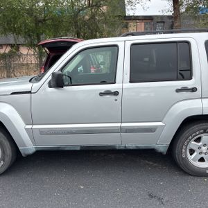 JEEP LIBERTY SPORT - 4