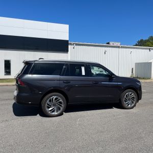 LINCOLN NAVIGATOR RESERVE - 10