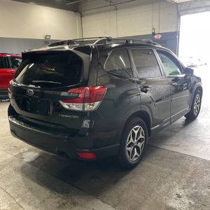 SUBARU FORESTER PREMIUM - 8