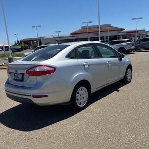 صورة 8 لـ 2015 FORD FIESTA S