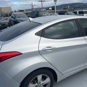 HYUNDAI ELANTRA GLS - 9
