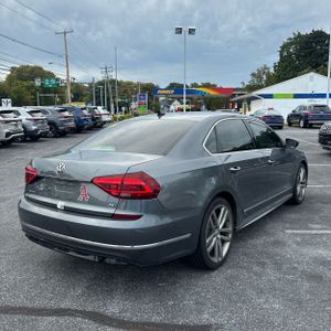 2017 Volkswagen PASSAT 1.8T R-LINE — фото 8